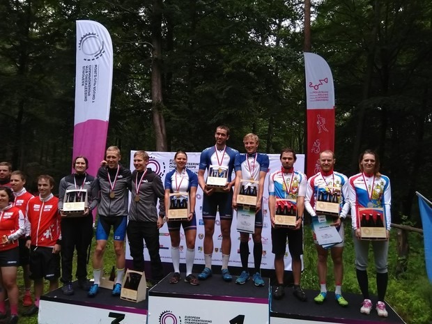 archiv___2019___me2019___thumbs___04_relay_podium